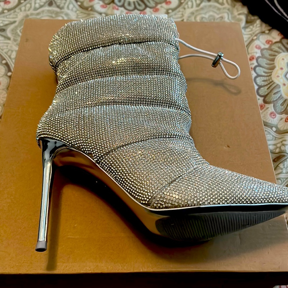 Steve Madden Rhinestone Sliver boots